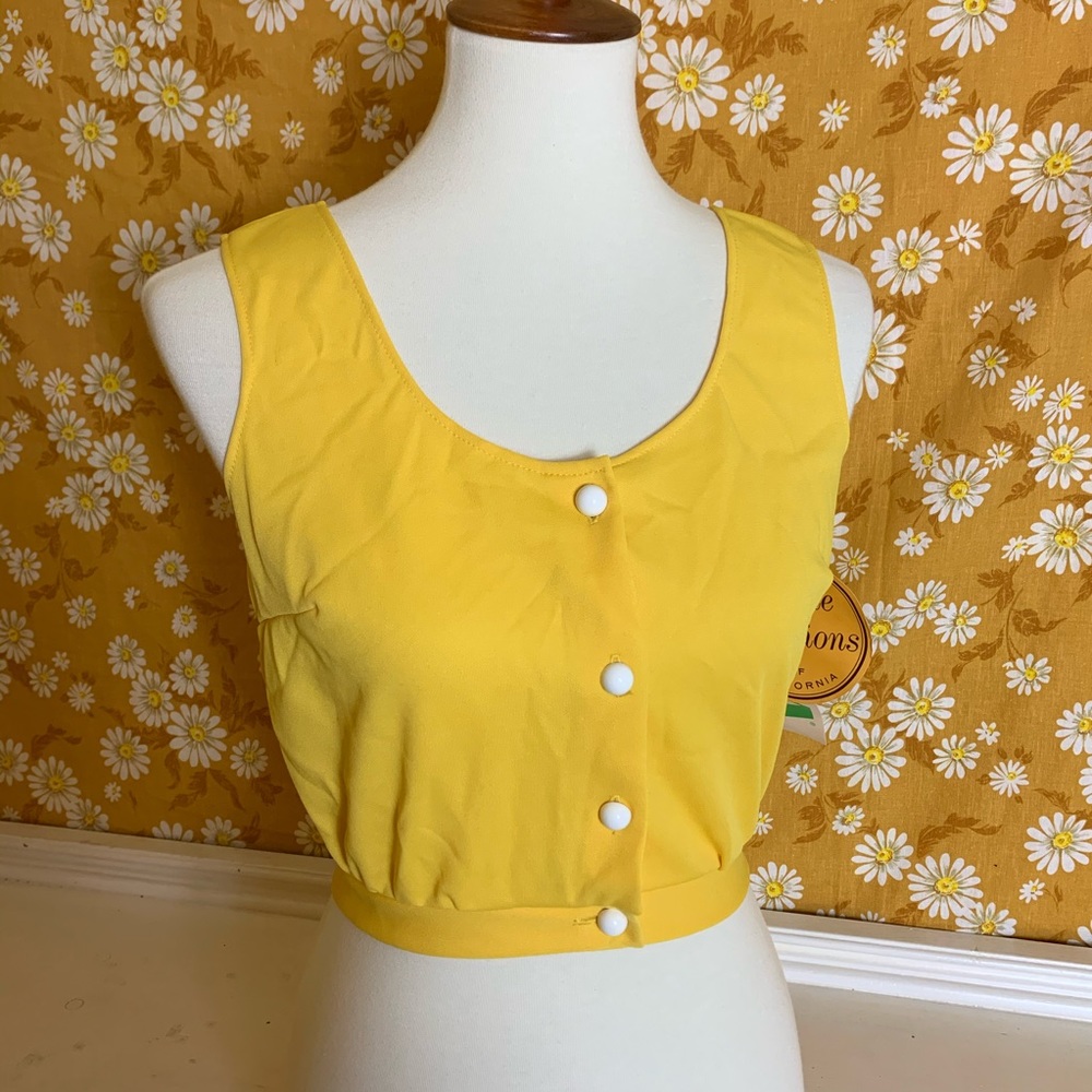 NWT Vintage Yellow Tank Button Up Size 6